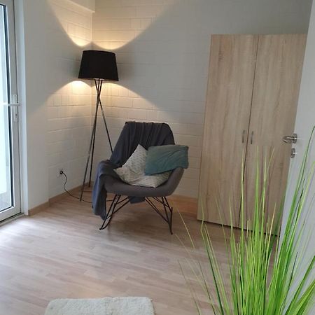 Privat Apartaments , Eigene Eigang, Eigene Badezimmer, Und Eigene Kueche 施特拉伦 外观 照片