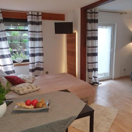 Privat Apartaments , Eigene Eigang, Eigene Badezimmer, Und Eigene Kueche 施特拉伦 外观 照片
