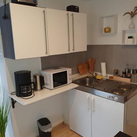 Privat Apartaments , Eigene Eigang, Eigene Badezimmer, Und Eigene Kueche 施特拉伦 外观 照片